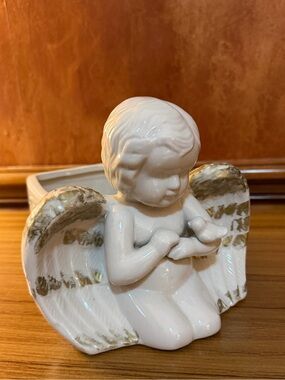 Vintage Vase Planter White & Gold Ceramic Praying Cherub  Angel 6”